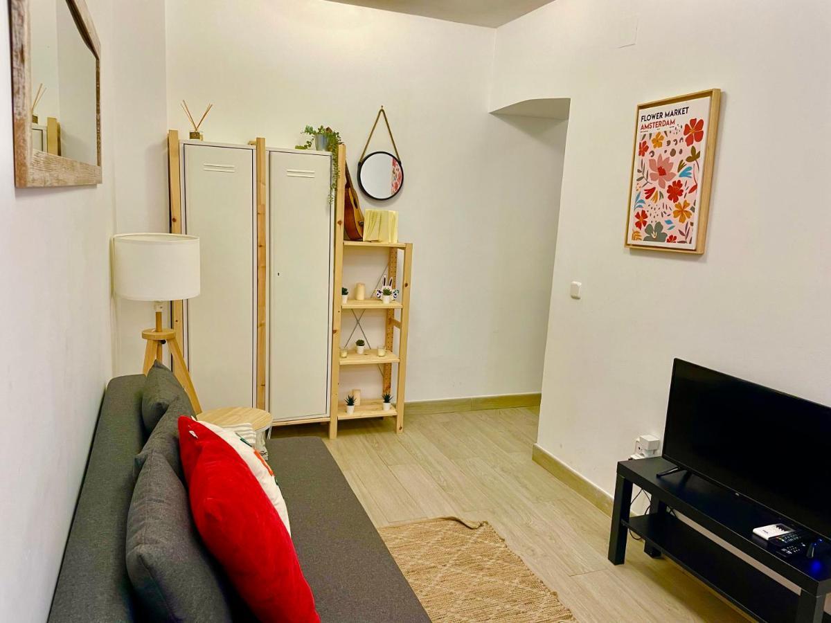 Stylish One Bedroom Flat In The Heart Of Madrid Bagian luar foto