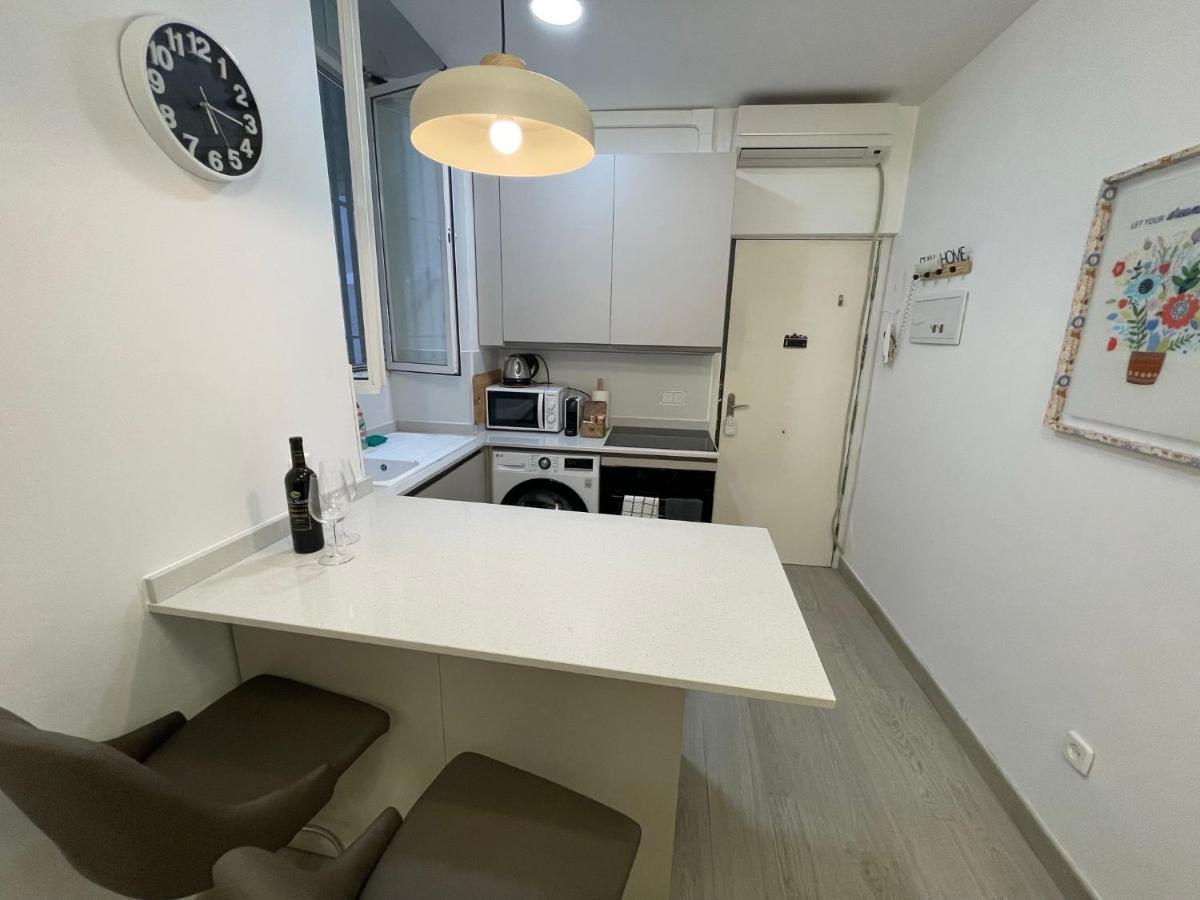 Stylish One Bedroom Flat In The Heart Of Madrid Bagian luar foto